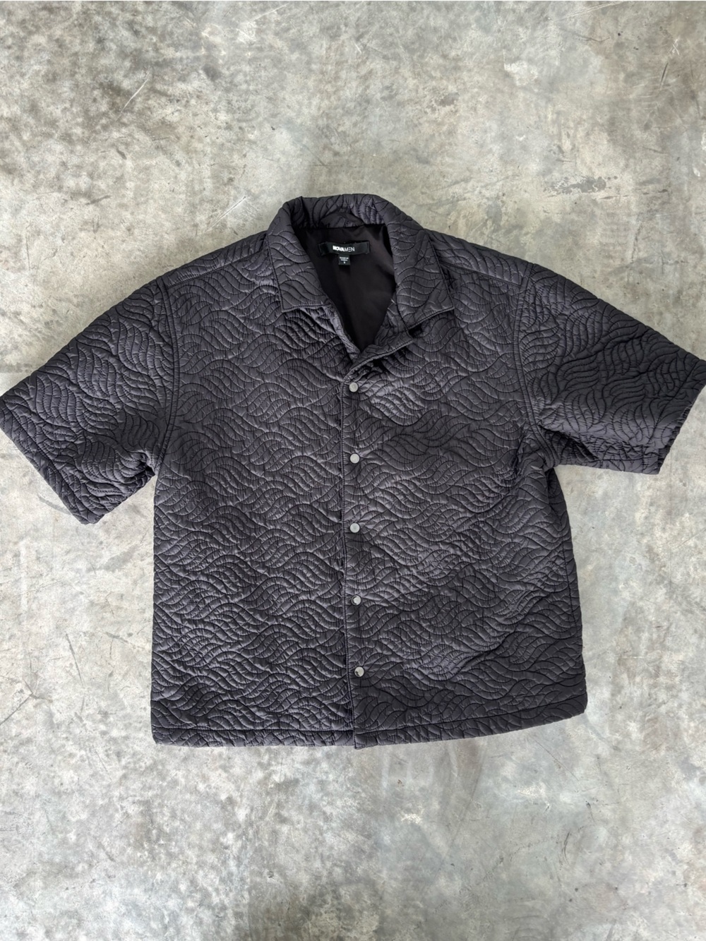 Men’s Fashion Nova Quilted Snap-Front Short Sleeve Shirt in Black